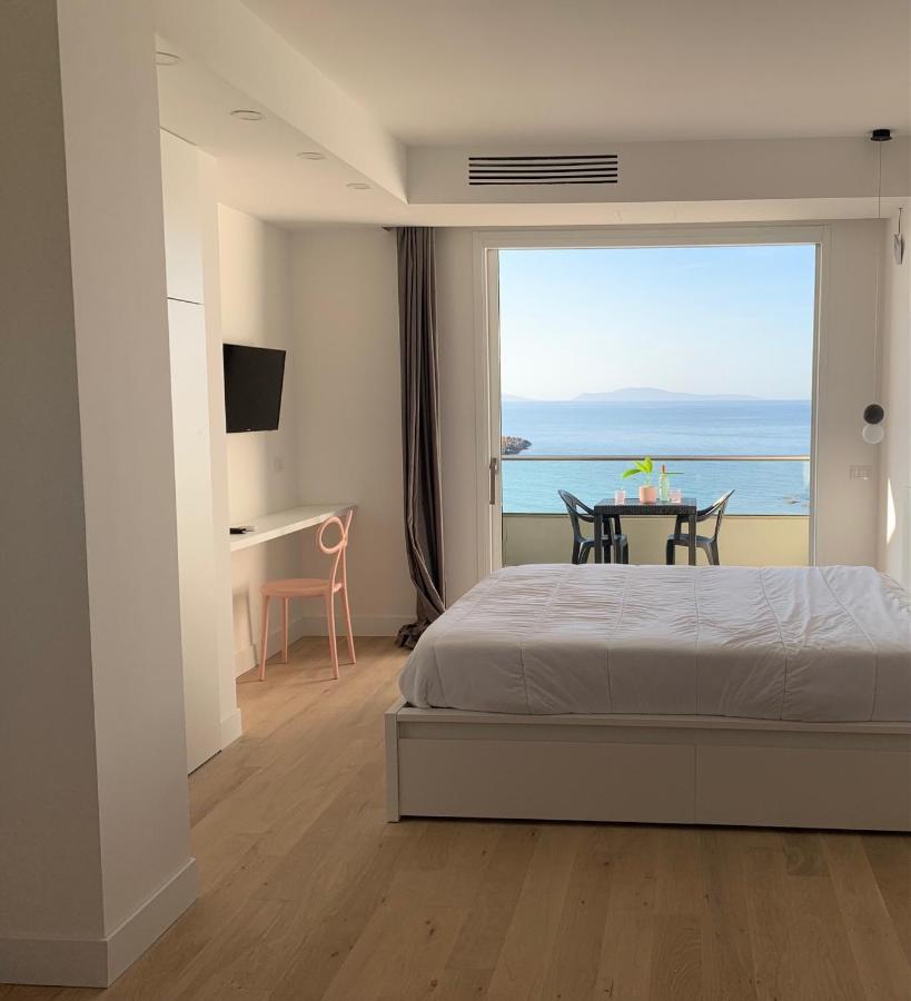 الشقق الفندقية بورتو توريسفي  Boutique Lungomare المظهر الخارجي الصورة